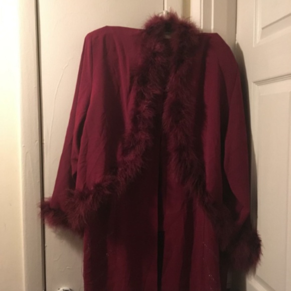 Suit - Picture 5 of 7